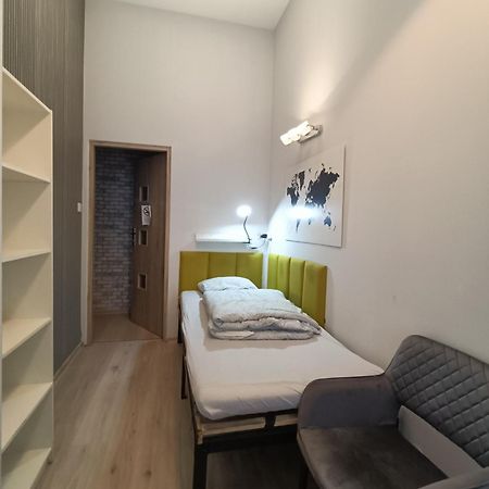 Centrum Fabryczna Rooms ウッチ エクステリア 写真